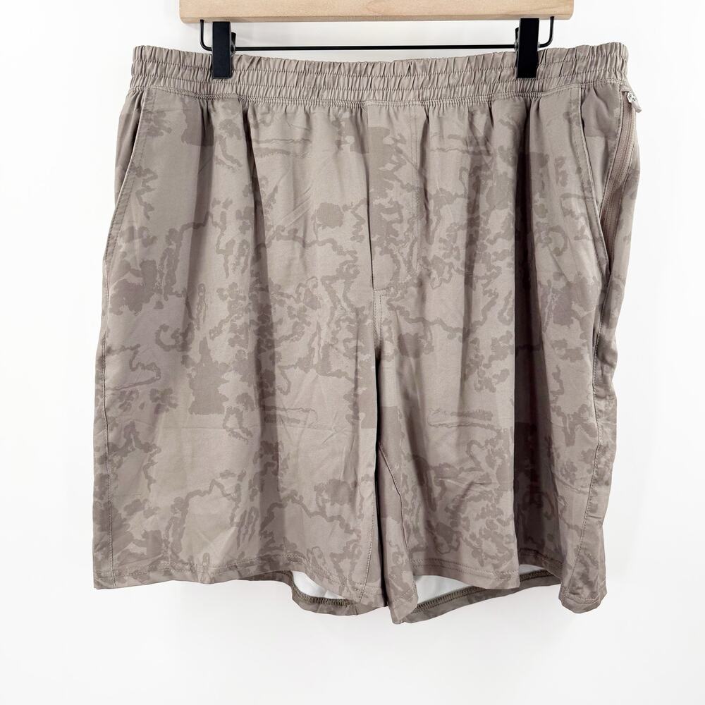 Tasc Performance Shorts Men’s Size XL Recess 7" 2-in-1 Green Brown Camouflage
